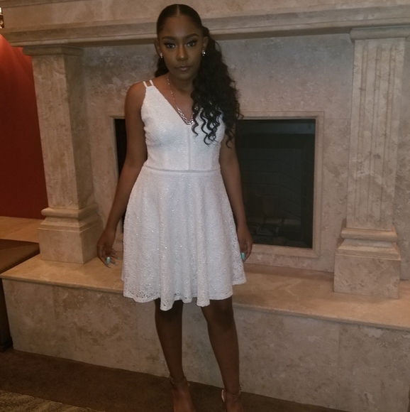 Women's dress - Picture 4 of 4